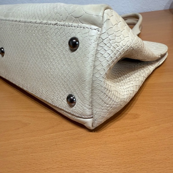 Longchamp Phyton Cream Textured Leather Satchel with Metal Accents - Picture 6 of 14